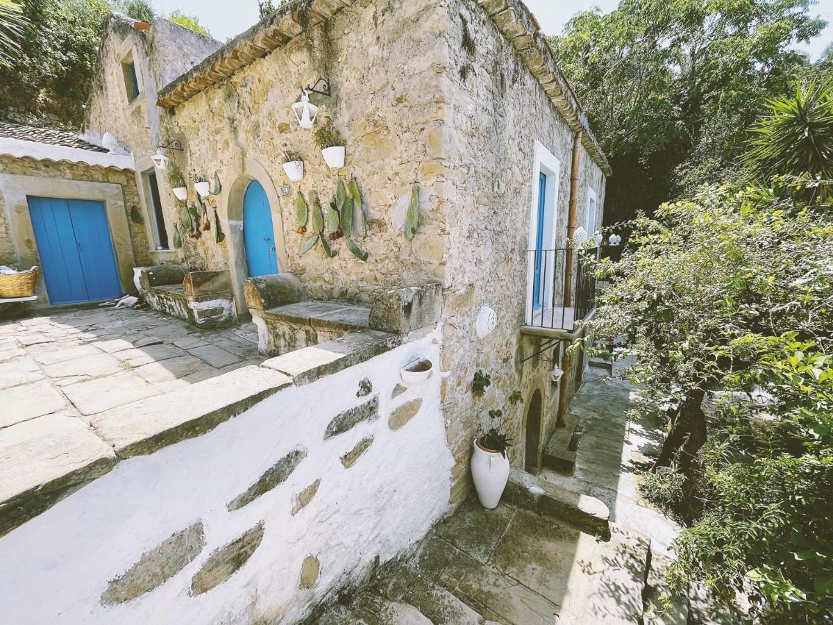 Bed and Breakfast La Casa Del Nespolo Capo dʼOrlando Exterior foto